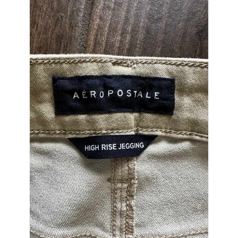 Aeropostale Womens High Rise Jegging Khaki Tan Stretch Pants Size 2‎ Short